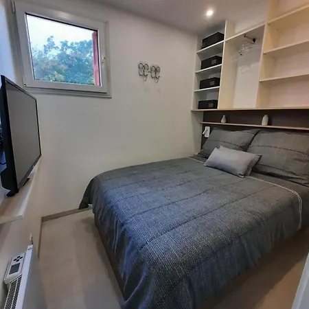 Apartment Avec Jardin 1 Minute A Pied La